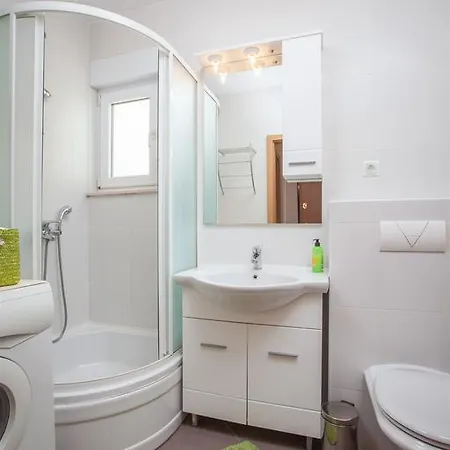 Paula Lägenhet Promajna